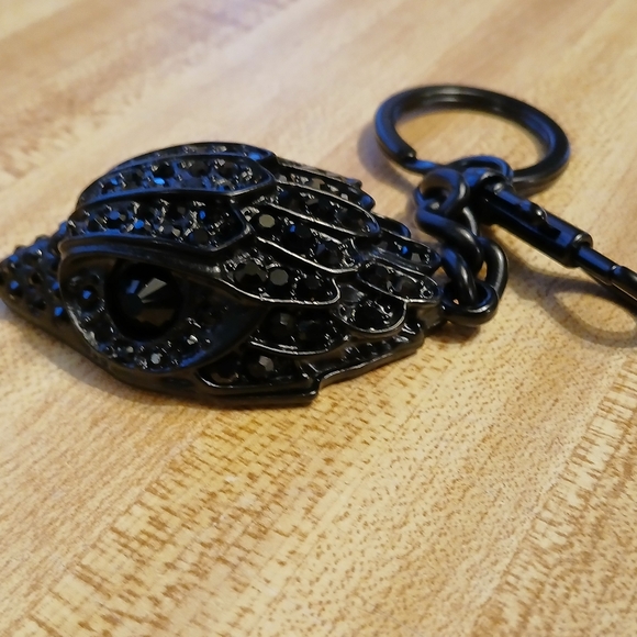 Kurt Geiger NWT Black Rhinestone Raven Head Keychain/Bag Charm - Picture 6 of 9
